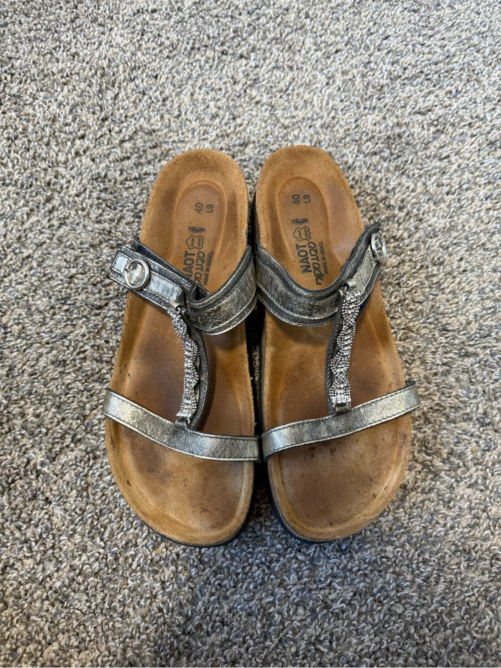 Naot Metallic Silver T-Strap Sandals size 40